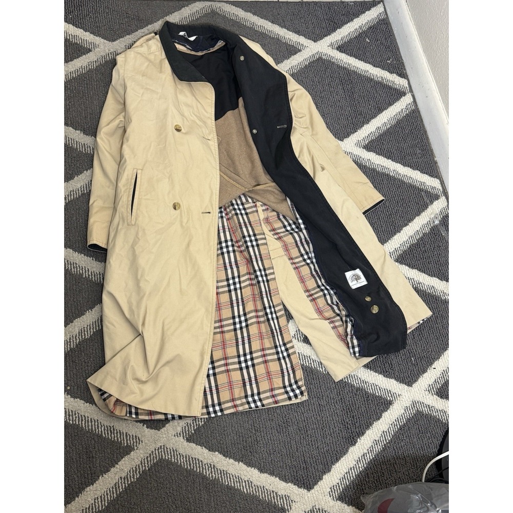 Vintage Plaid International Classic Inc Beige Trench Coat.